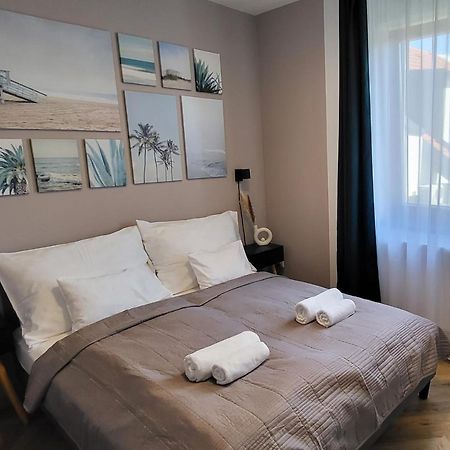 Dotis Apartman Тата Екстериор снимка