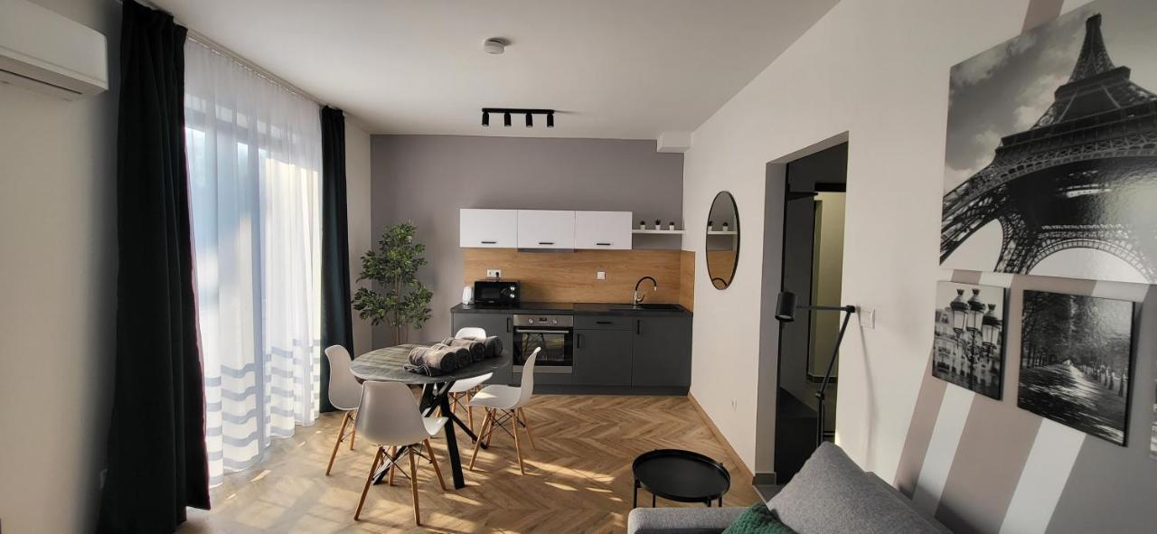 Dotis Apartman Тата Екстериор снимка
