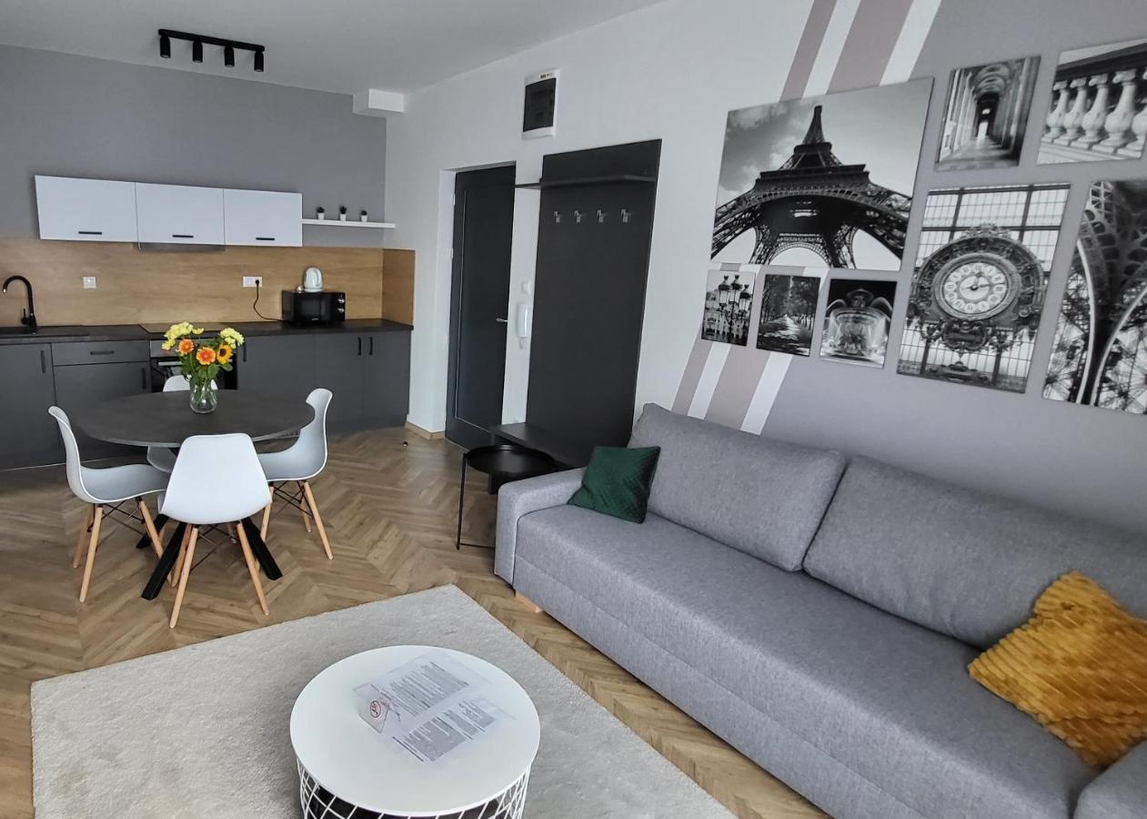 Dotis Apartman Тата Екстериор снимка