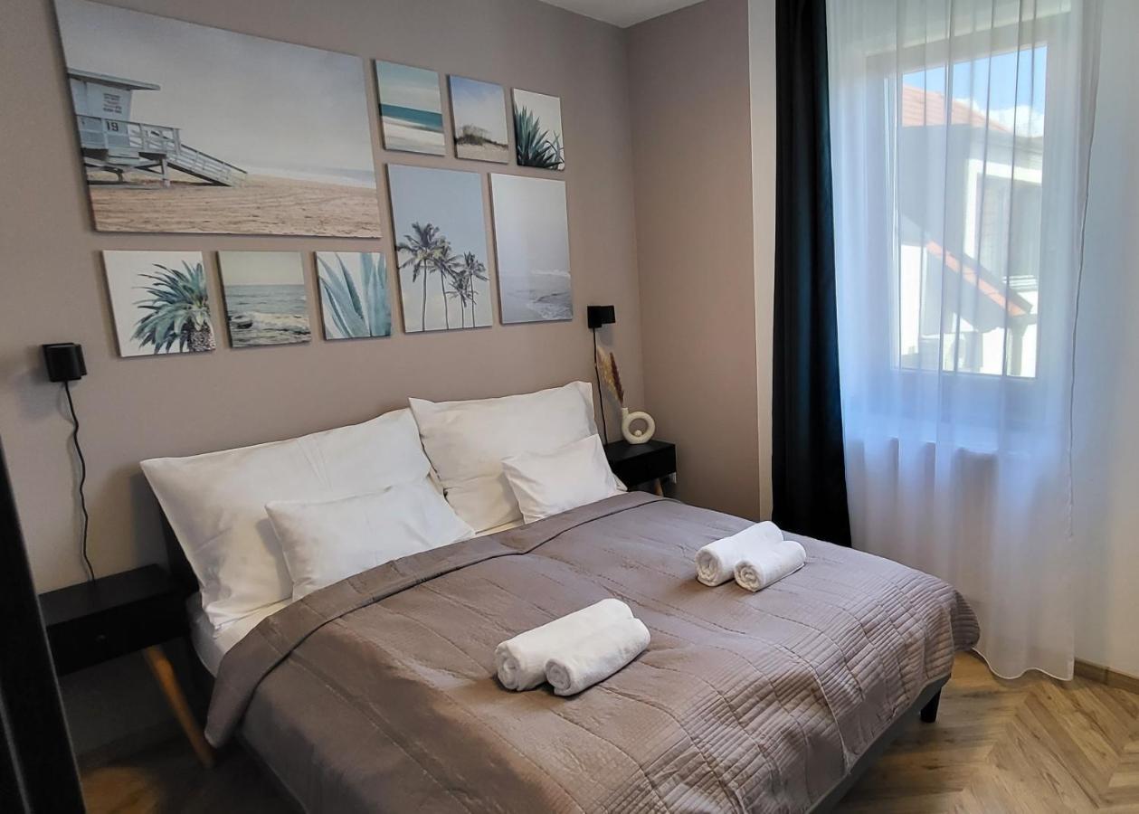 Dotis Apartman Тата Екстериор снимка
